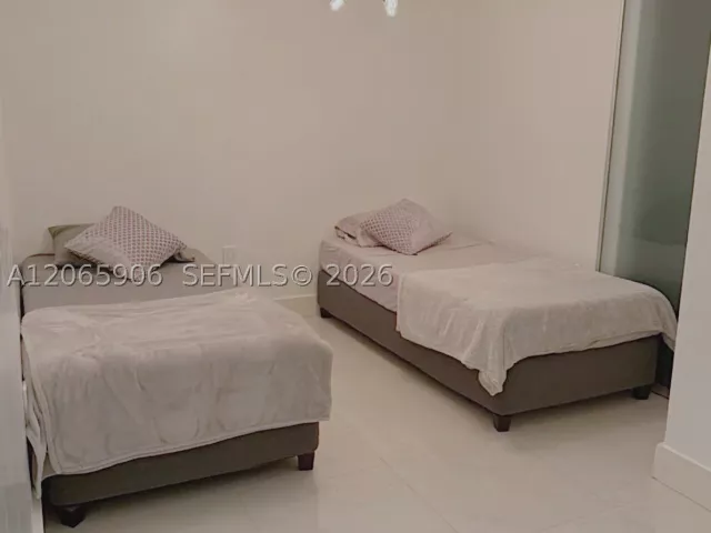 2-bedroom condo for rent in Miami - 900 Biscayne Blvd 4410 - MondialRealty
