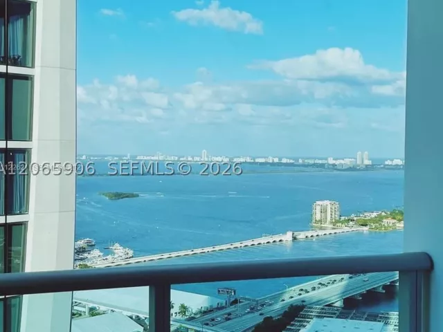 2-bedroom condo for rent in Miami - 900 Biscayne Blvd 4410 - MondialRealty
