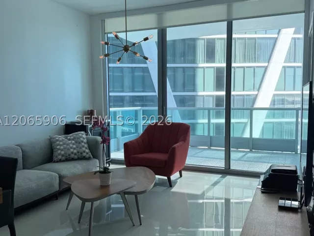 2-bedroom condo for rent in Miami - 900 Biscayne Blvd 4410 - MondialRealty