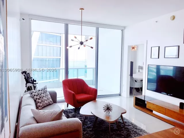 2-bedroom condo for rent in Miami - 900 Biscayne Blvd 4410 - MondialRealty