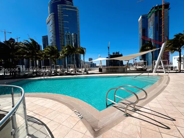 2-bedroom condo for rent in Miami - 900 Biscayne Blvd 4410 - MondialRealty