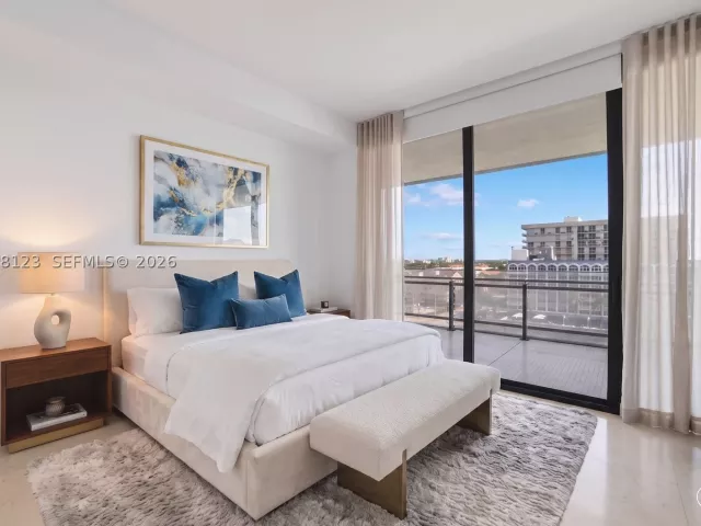 3-bedroom condo for sale in Miami Beach - 8701 Collins Ave 701 - MondialRealty