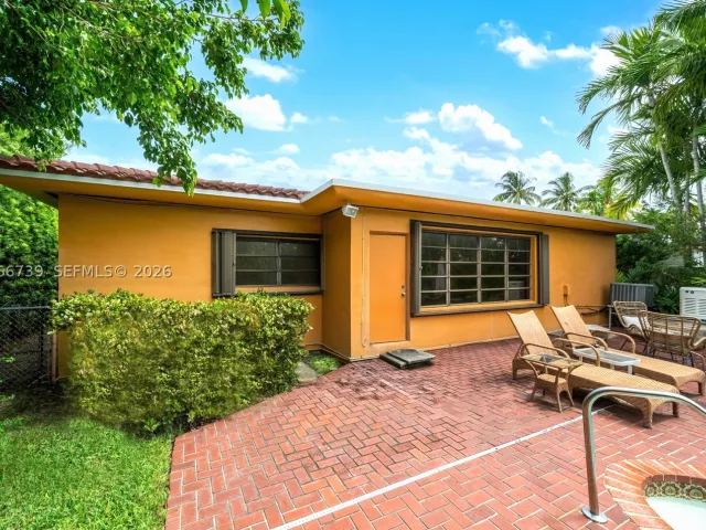 3-bedroom home for sale in Miami Beach - 1860 Cleveland Rd - MondialRealty