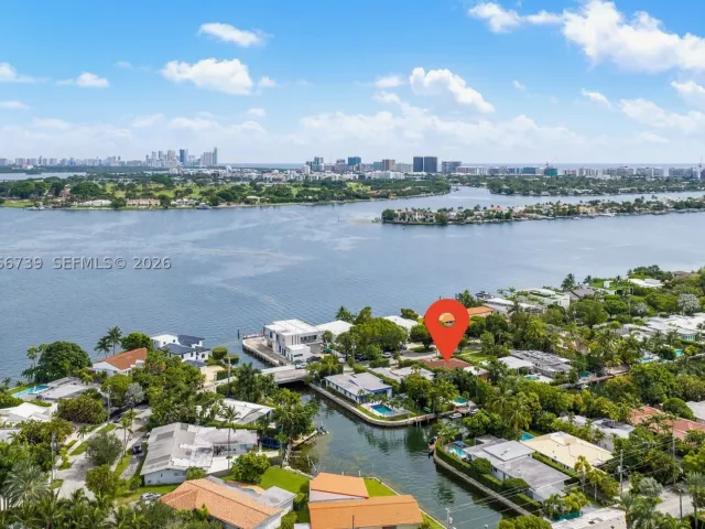 3-bedroom home for sale in Miami Beach - 1860 Cleveland Rd - MondialRealty