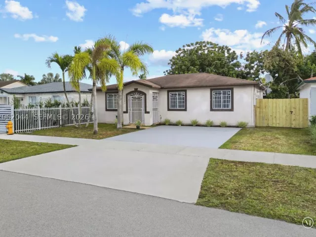 3-bedroom home for sale in Homestead - 28901 SW 150th PL - MondialRealty