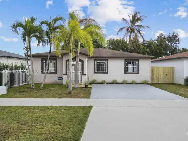 3-bedroom home for sale in Homestead - 28901 SW 150th PL - MondialRealty