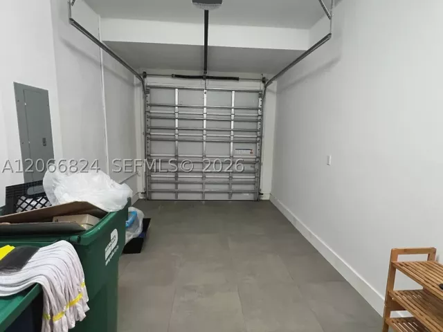 4-bedroom home for rent in Miami - 11745 SW 106th Ter 11745 - MondialRealty