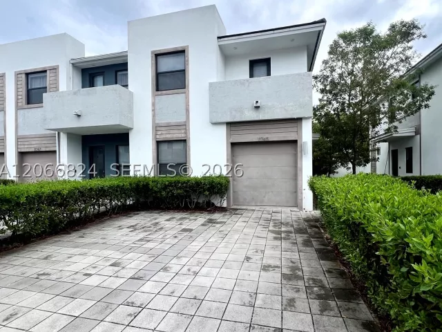 4-bedroom home for rent in Miami - 11745 SW 106th Ter 11745 - MondialRealty