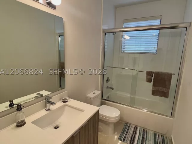 4-bedroom home for rent in Miami - 11745 SW 106th Ter 11745 - MondialRealty