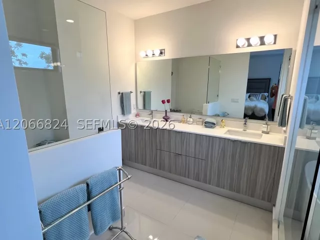 4-bedroom home for rent in Miami - 11745 SW 106th Ter 11745 - MondialRealty