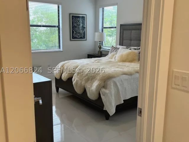 4-bedroom home for rent in Miami - 11745 SW 106th Ter 11745 - MondialRealty