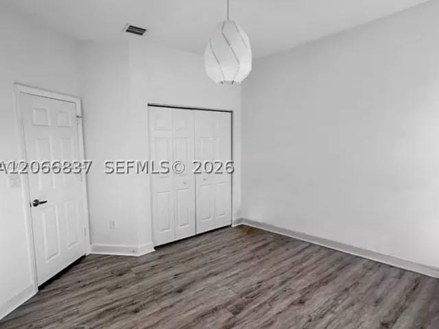5-bedroom home for rent in Doral - 7317 NW 107th Pl N/A - MondialRealty