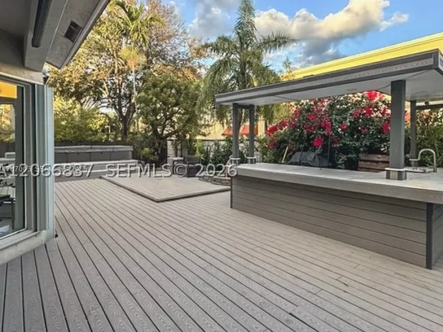 5-bedroom home for rent in Doral - 7317 NW 107th Pl N/A - MondialRealty