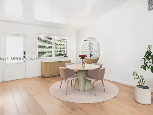 3-bedroom home for rent in Coral Gables - 5711 Michelangelo St - MondialRealty