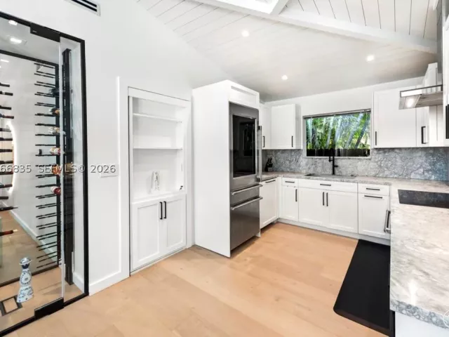 3-bedroom home for rent in Coral Gables - 5711 Michelangelo St - MondialRealty