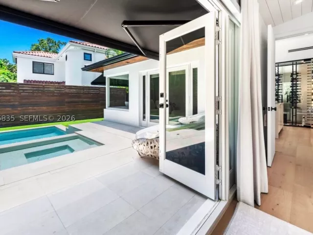 3-bedroom home for rent in Coral Gables - 5711 Michelangelo St - MondialRealty