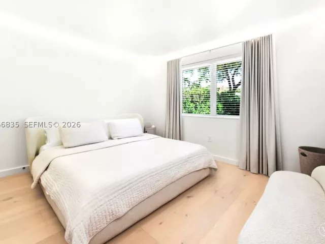 3-bedroom home for rent in Coral Gables - 5711 Michelangelo St - MondialRealty