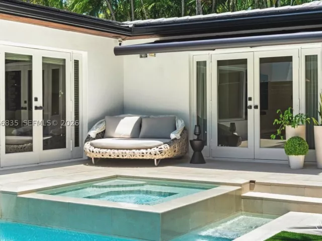3-bedroom home for rent in Coral Gables - 5711 Michelangelo St - MondialRealty