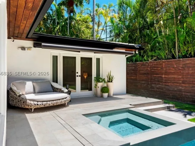 3-bedroom home for rent in Coral Gables - 5711 Michelangelo St - MondialRealty