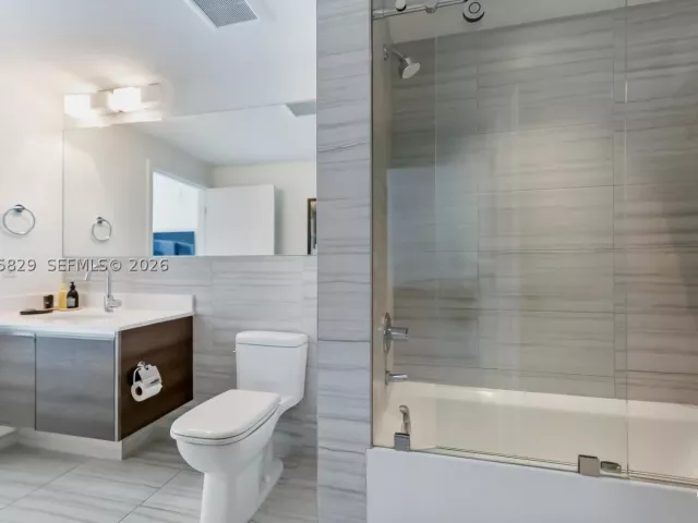 1-bedroom condo for rent in Coral Gables - 301 Altara Ave 630 - MondialRealty