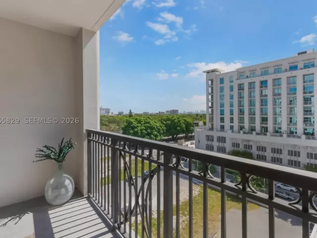 1-bedroom condo for rent in Coral Gables - 301 Altara Ave 630 - MondialRealty