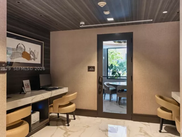 1-bedroom condo for rent in Coral Gables - 301 Altara Ave 630 - MondialRealty