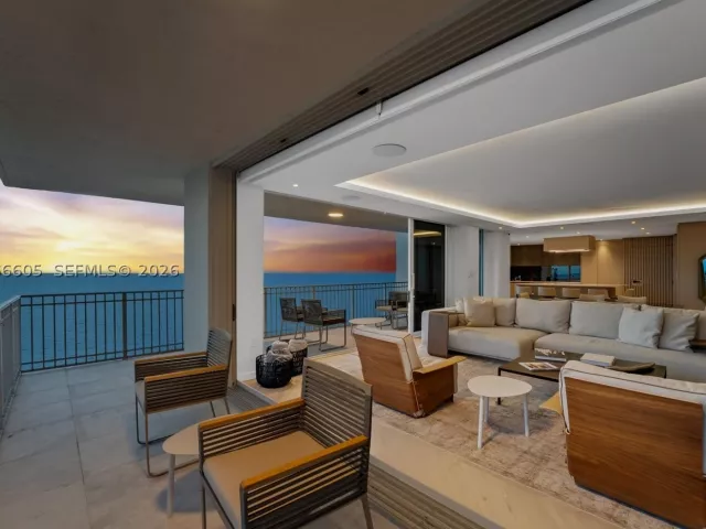 3-bedroom condo for rent in Key Biscayne - 881 Ocean Dr 11H - MondialRealty