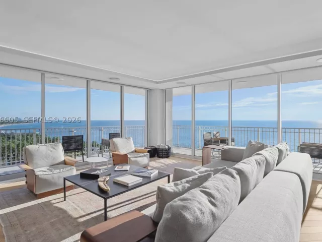 3-bedroom condo for rent in Key Biscayne - 881 Ocean Dr 11H - MondialRealty