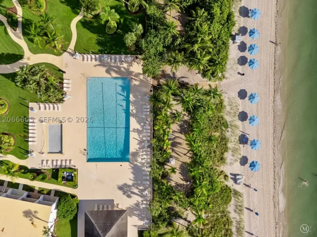 3-bedroom condo for rent in Key Biscayne - 881 Ocean Dr 11H - MondialRealty