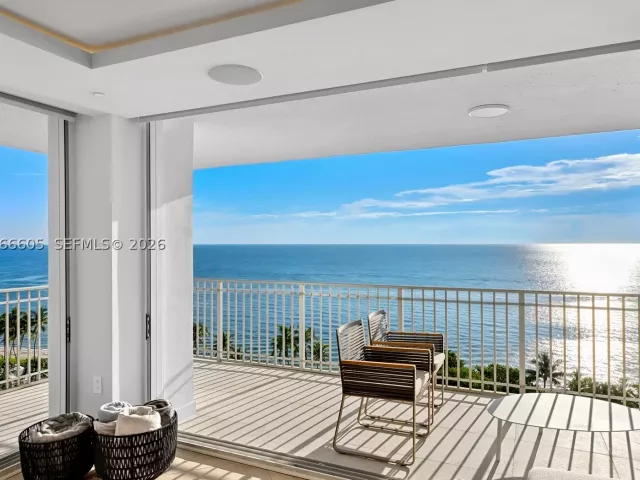 3-bedroom condo for rent in Key Biscayne - 881 Ocean Dr 11H - MondialRealty