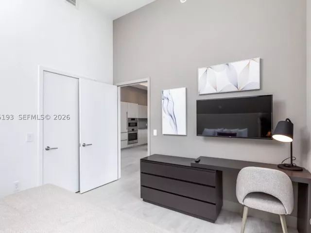 2-bedroom condo for sale in Hollywood - 4010 S Ocean Dr R409 - MondialRealty