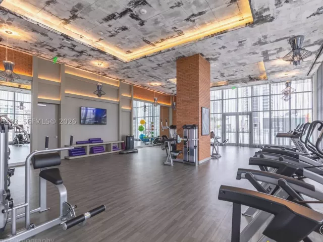 2-bedroom condo for sale in Hollywood - 4010 S Ocean Dr R409 - MondialRealty