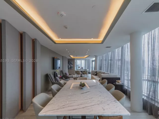 2-bedroom condo for sale in Hollywood - 4010 S Ocean Dr R409 - MondialRealty