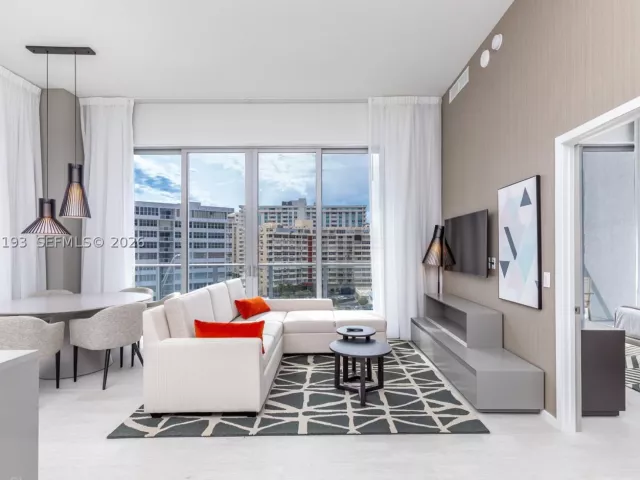 2-bedroom condo for sale in Hollywood - 4010 S Ocean Dr R409 - MondialRealty