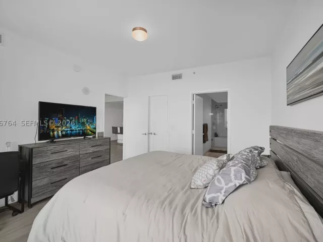 1-bedroom condo for rent in Miami -  - MondialRealty