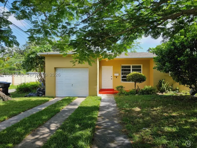 4-bedroom home for rent in North Miami Beach - 1929 NE 176th St - MondialRealty