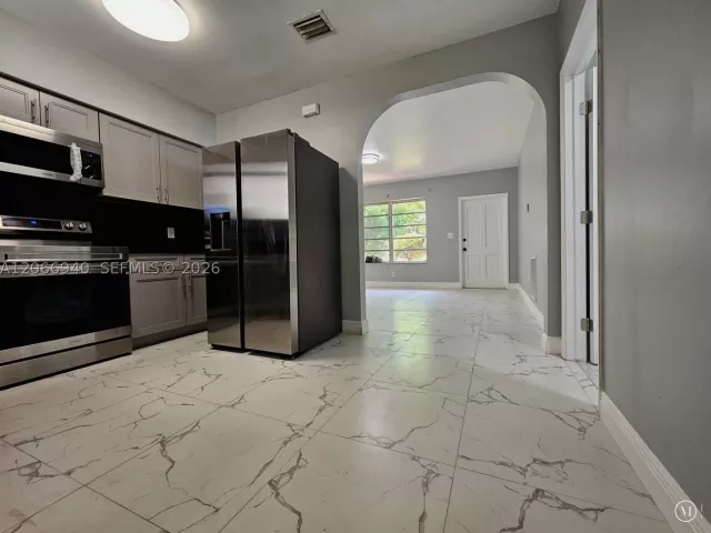 4-bedroom home for rent in North Miami Beach - 1929 NE 176th St - MondialRealty