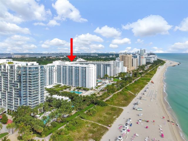 2-bedroom condo for rent in Miami Beach - 2301 Collins Ave 908 - MondialRealty