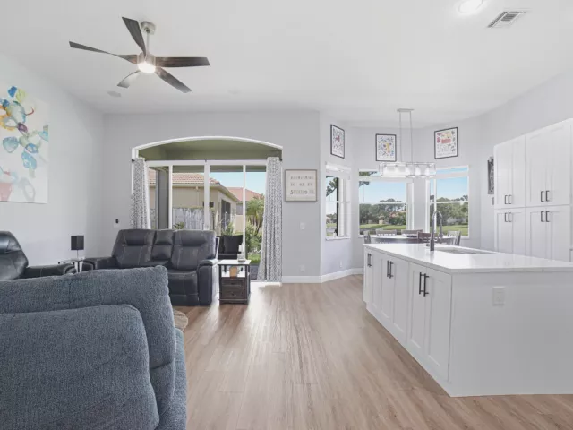 3-bedroom home for sale in Delray Beach - 7272 Demedici Circle - MondialRealty