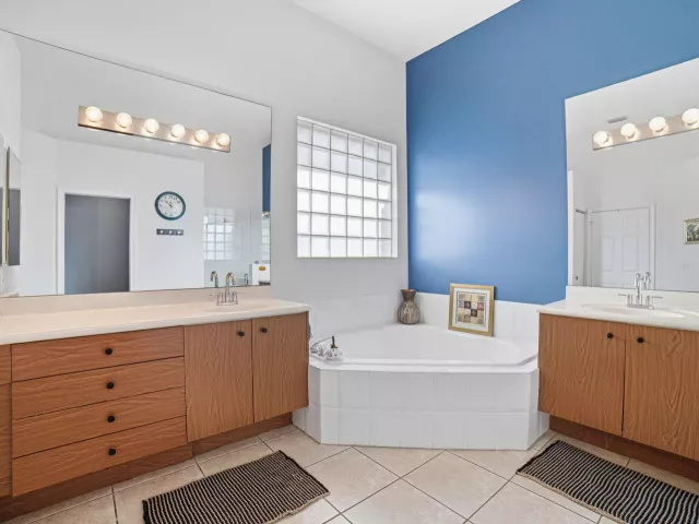 3-bedroom home for sale in Delray Beach - 7272 Demedici Circle - MondialRealty