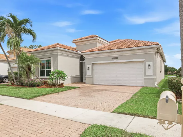 3-bedroom home for sale in Delray Beach - 7272 Demedici Circle - MondialRealty