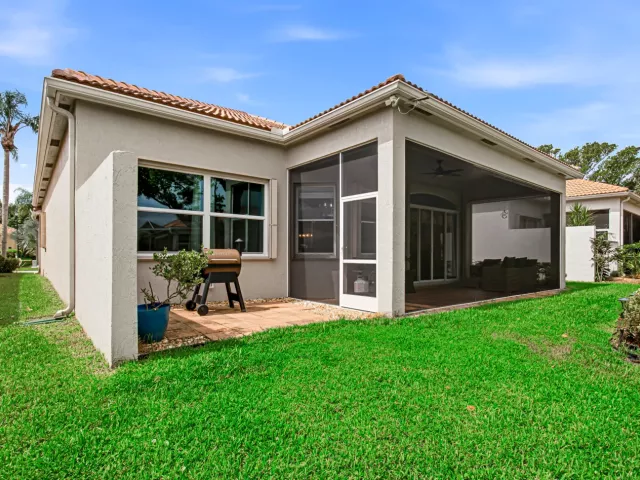 3-bedroom home for sale in Delray Beach - 7272 Demedici Circle - MondialRealty