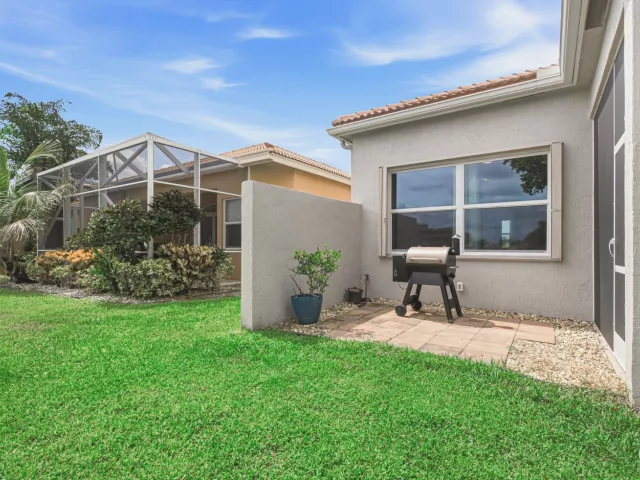 3-bedroom home for sale in Delray Beach - 7272 Demedici Circle - MondialRealty