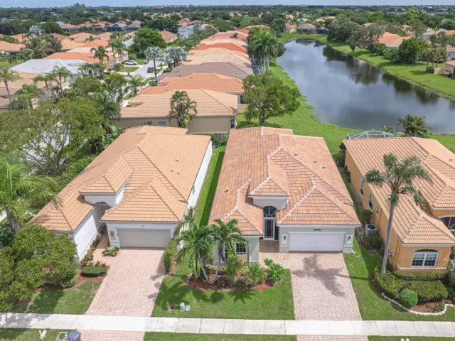 3-bedroom home for sale in Delray Beach - 7272 Demedici Circle - MondialRealty