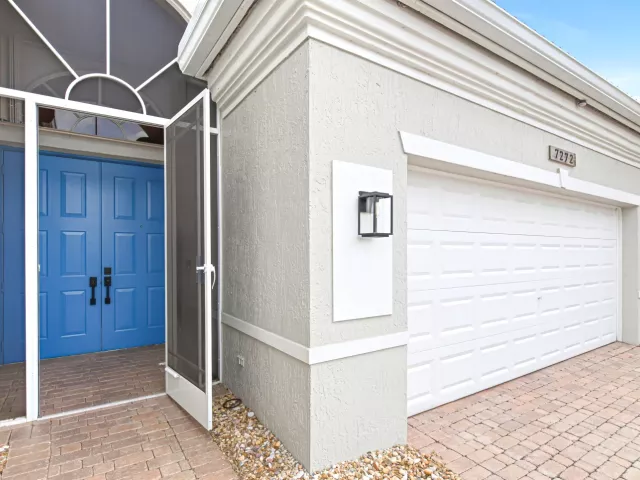 3-bedroom home for sale in Delray Beach - 7272 Demedici Circle - MondialRealty