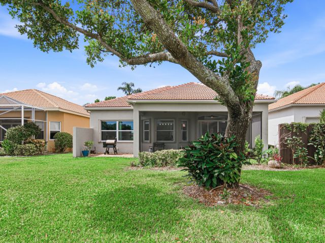 3-bedroom home for sale in Delray Beach - 7272 Demedici Circle - MondialRealty