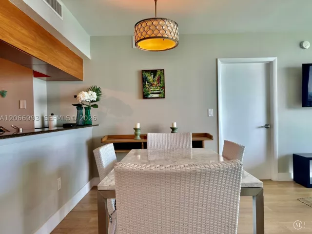 2-bedroom condo for rent in Miami - 1800 N Bayshore Dr 4209 - MondialRealty