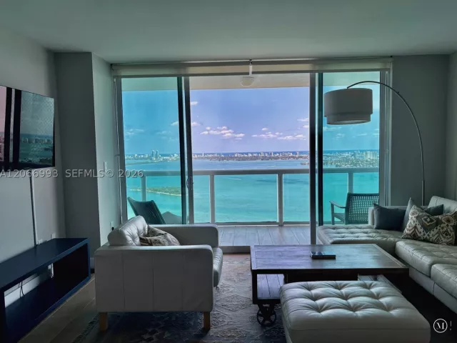 2-bedroom condo for rent in Miami - 1800 N Bayshore Dr 4209 - MondialRealty