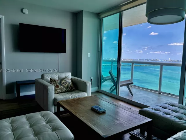 2-bedroom condo for rent in Miami - 1800 N Bayshore Dr 4209 - MondialRealty