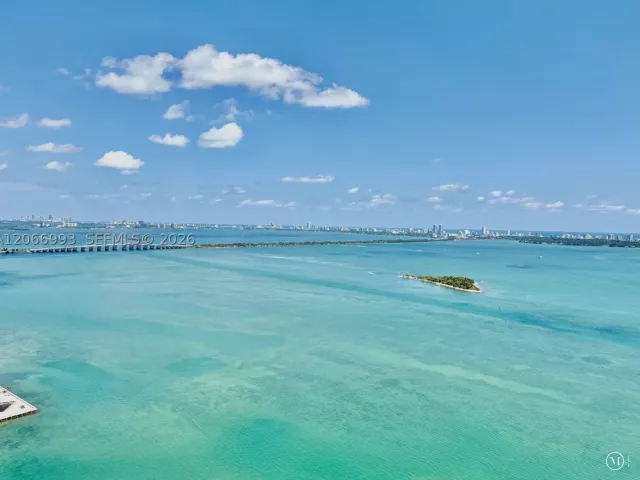 2-bedroom condo for rent in Miami - 1800 N Bayshore Dr 4209 - MondialRealty